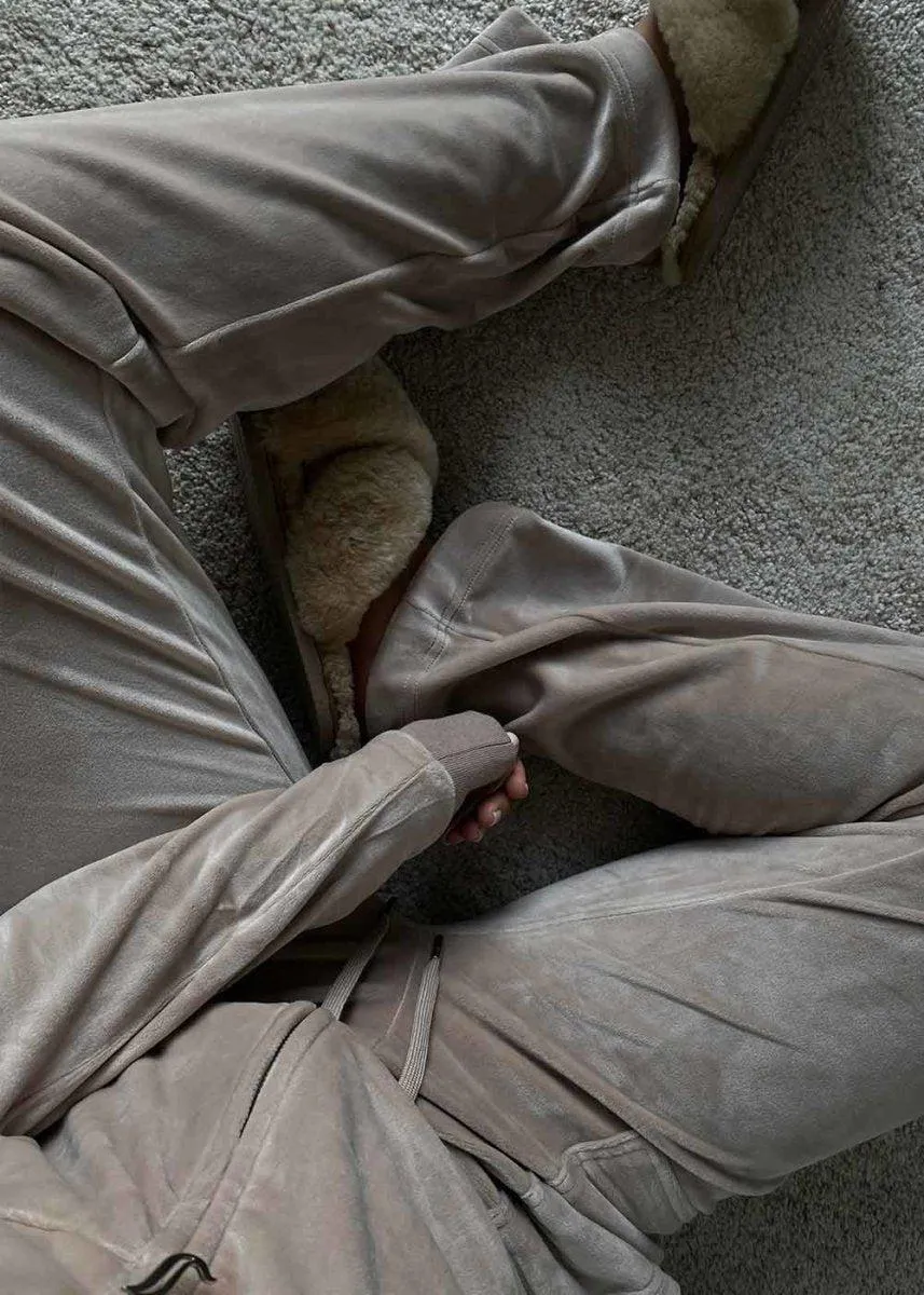 Del Ray Classic Velour Pant Pocket Design - Warm Taupe