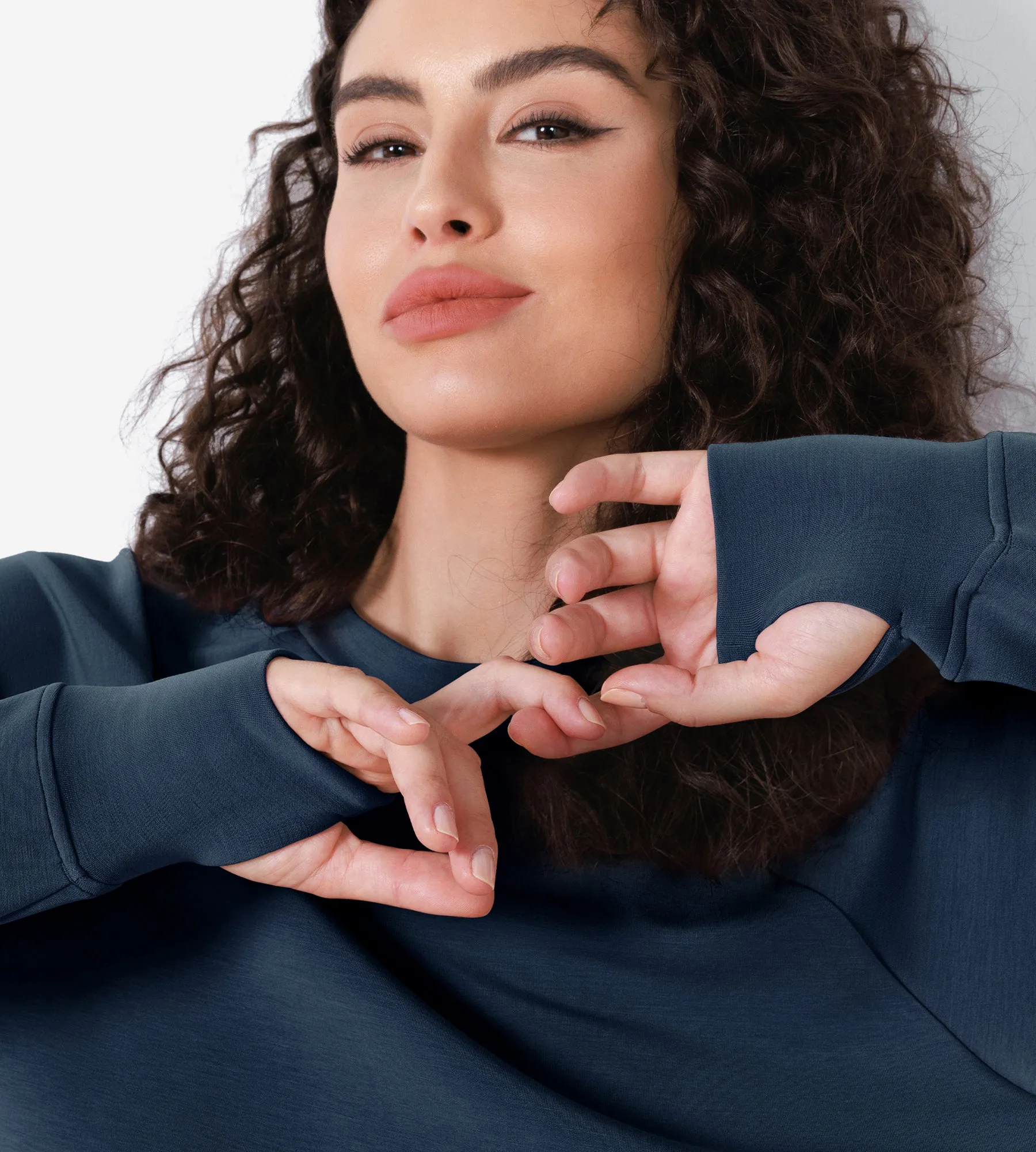 Modal Soft Long Sleeve Cropped Sweatshirts with Thumb Hole