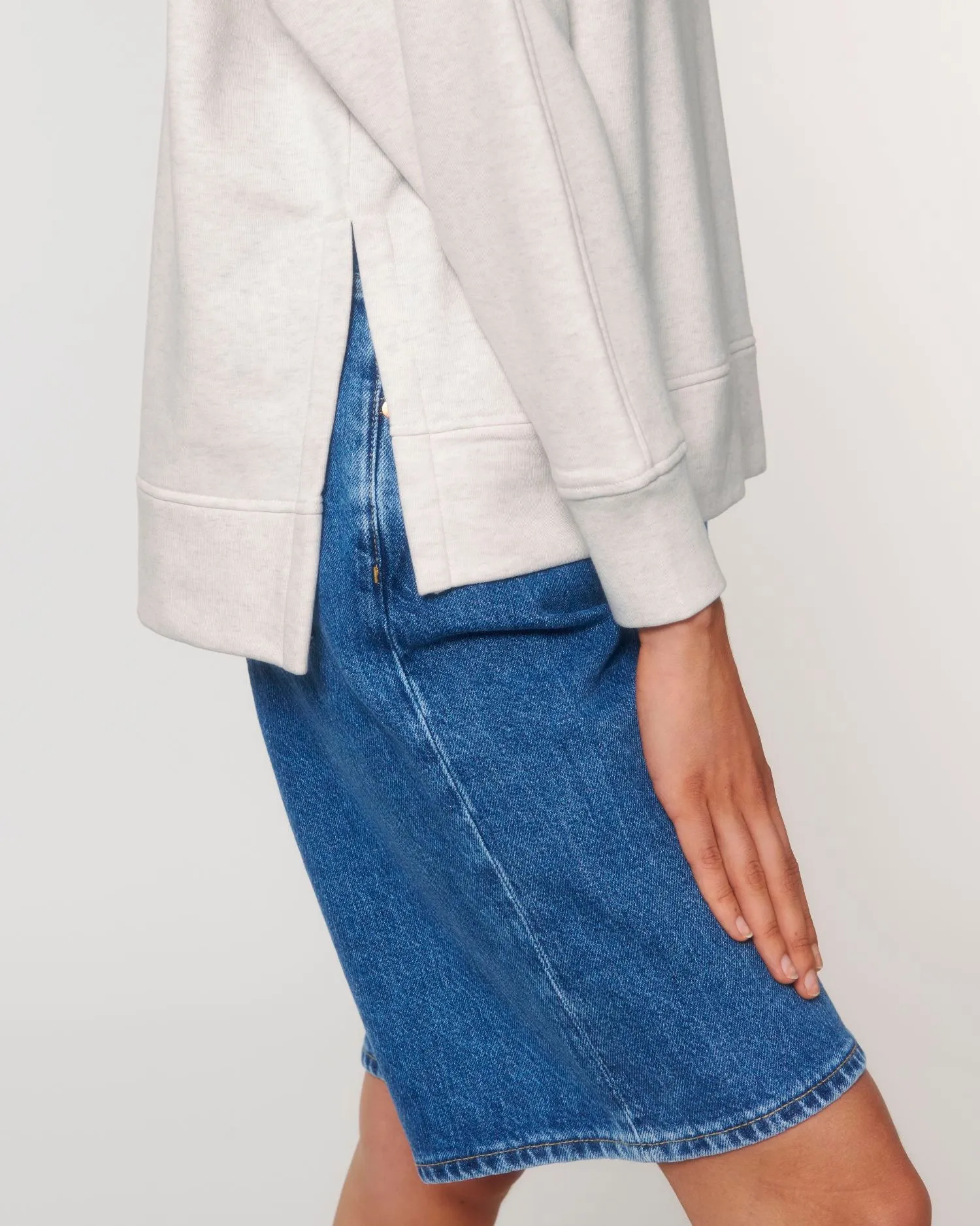 Organic Oversized Women's Crew Neck Sweatshirt - 300 g/m² | Stella Wilder STSW872